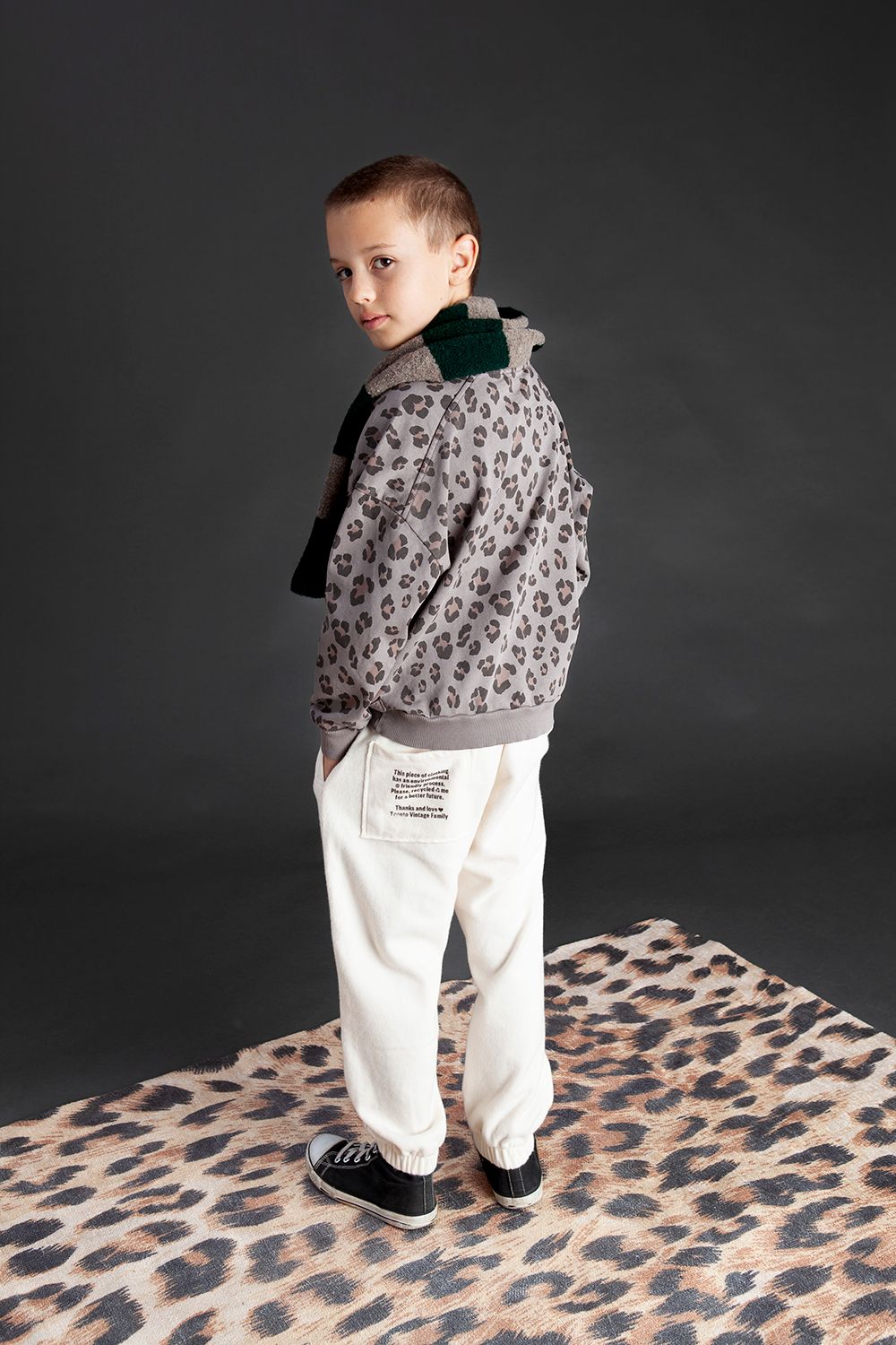 Tocoto vintage animal print sweatshirt