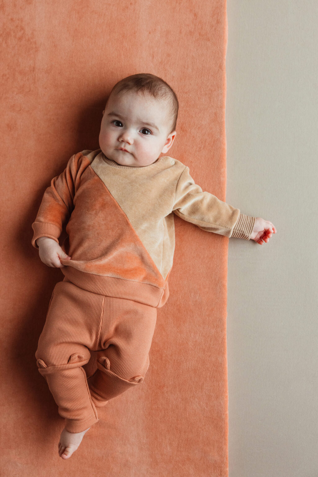 Wooly organic velours sweater orange